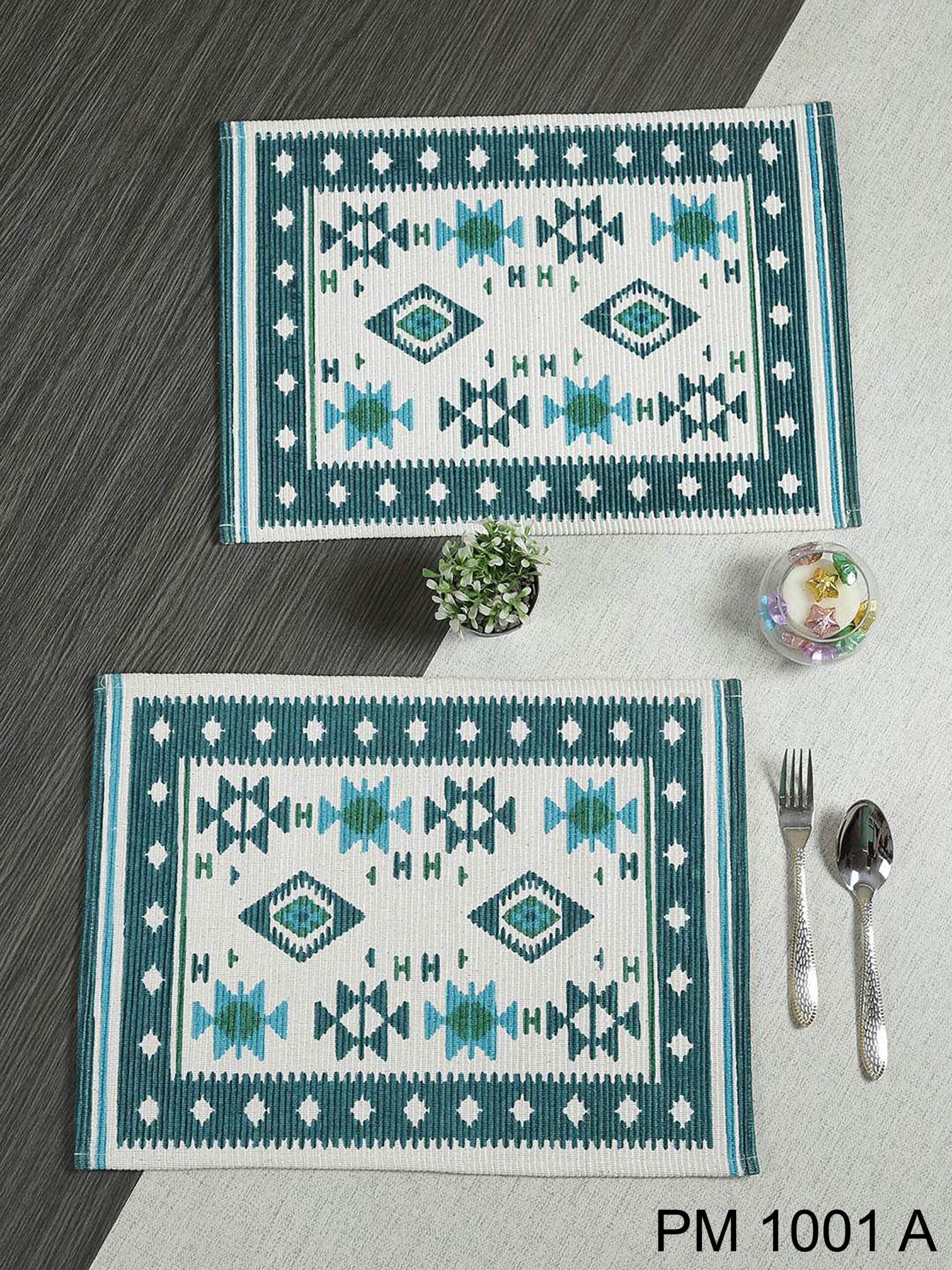 https://soumyafurnishings.in/wp-content/uploads/2023/05/PM-1001-A-WOVEN-RIBBED-PRINTED-PLACE-MATS-scaled.jpg